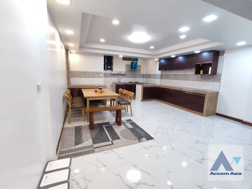  2  2 br Townhouse For Sale in Bang Na ,Bangkok BTS Udomsuk AA39049