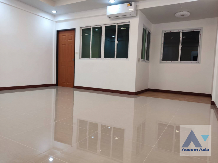 12  2 br Townhouse For Sale in Bang Na ,Bangkok BTS Udomsuk AA39049