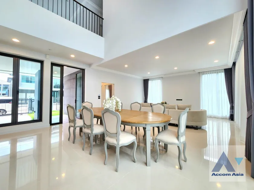 unit 4 Bedrooms  House For Sale in Ramkhamhaeng, Bangkok  near ARL Ban Thap Chang (AA39061)