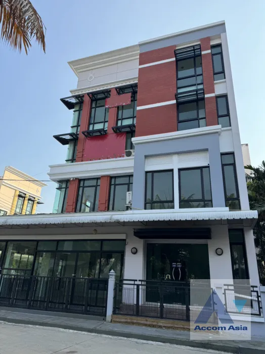  2  Townhouse For Rent in Bang Na ,Bangkok BTS Bang Na at  Baan Klang Krung Office Park Bangna AA39069