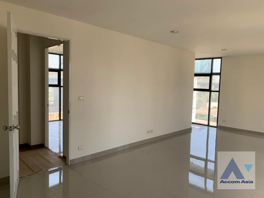 7  Townhouse For Rent in Bang Na ,Bangkok BTS Bang Na at  Baan Klang Krung Office Park Bangna AA39069