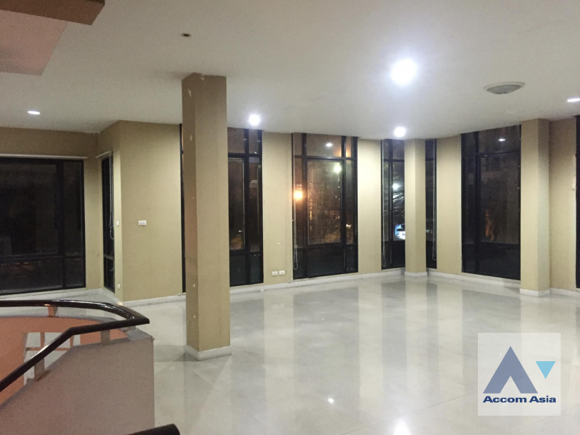  1  Townhouse For Rent in Bang Na ,Bangkok BTS Bang Na at  Baan Klang Krung Office Park Bangna AA39069