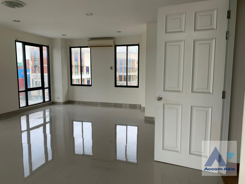 9  Townhouse For Rent in Bang Na ,Bangkok BTS Bang Na at  Baan Klang Krung Office Park Bangna AA39069