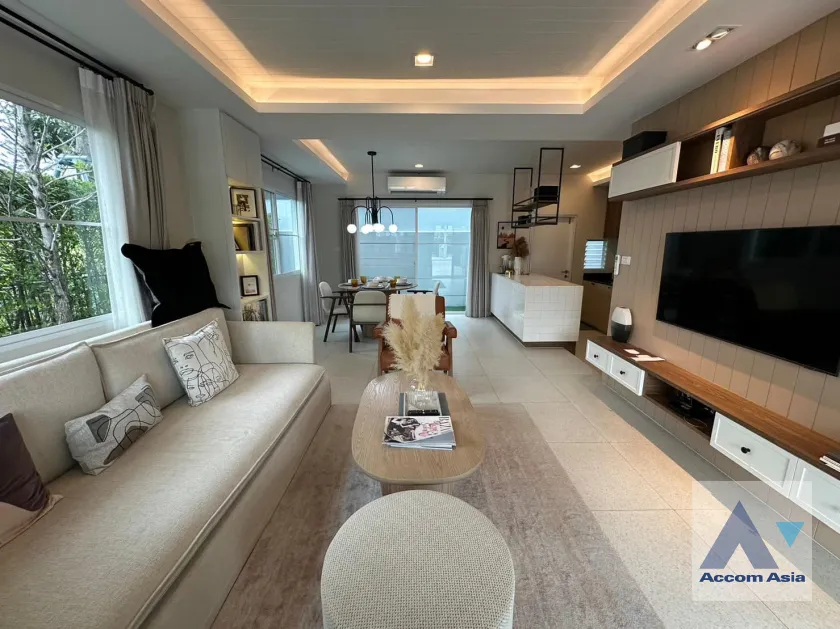 unit 3 Bedrooms  Townhouse For Rent in Pattanakarn, Bangkok  near BTS Udomsuk (AA39074)