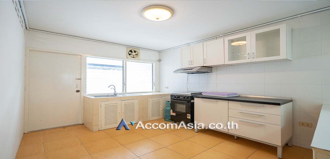 5  3 br House for rent and sale in Sukhumvit ,Bangkok BTS Nana 11001812