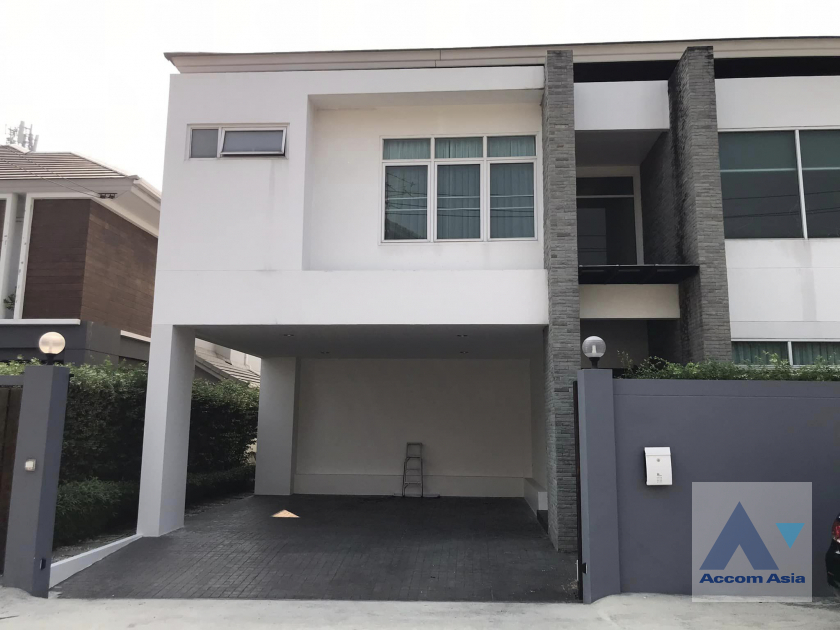 2  4 br House For Sale in Lat Phrao ,Bangkok ARL Ramkhamhaeng at Moo Baan Tararom  AA39082
