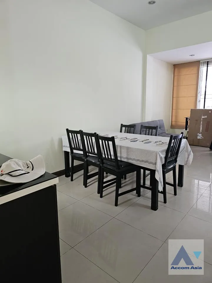 unitFully Furnished |  3 Bedrooms  Townhouse For Rent in Pattanakarn, Bangkok  near ARL Hua Mak (AA39103)
