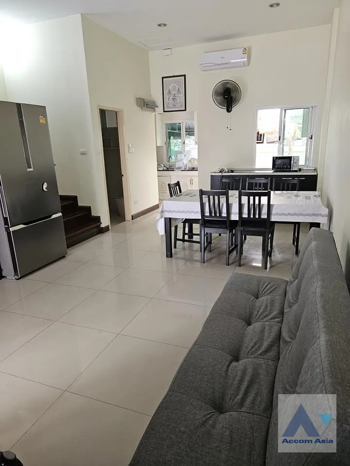 unitFully Furnished |  3 Bedrooms  Townhouse For Rent in Pattanakarn, Bangkok  near ARL Hua Mak (AA39103)