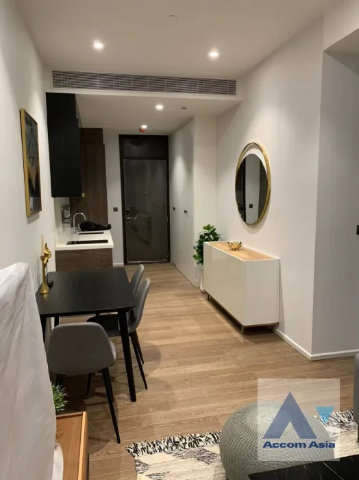 unit 1 Bedroom  Condominium For Rent & Sale in Ploenchit, Bangkok  near BTS Ploenchit (AA39118)