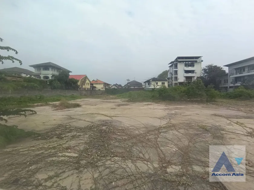 unit Land For Rent in Sukhumvit, Bangkok  near BTS Ekkamai (AA39119)