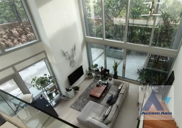 unit 3 Bedrooms  Condominium For Sale in Charoen Nakhon, Bangkok  near BTS Krung Thon Buri (AA39125)
