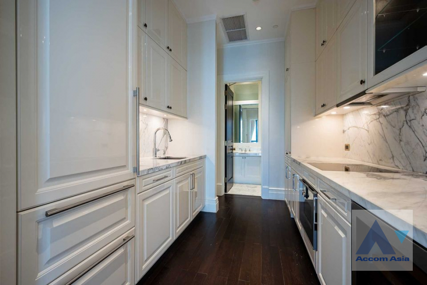 5  2 br Condominium For Sale in Ploenchit ,Bangkok BTS Ploenchit at 98 Wireless AA39128