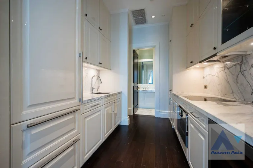 5  2 br Condominium For Sale in Ploenchit ,Bangkok BTS Ploenchit at 98 Wireless AA39128