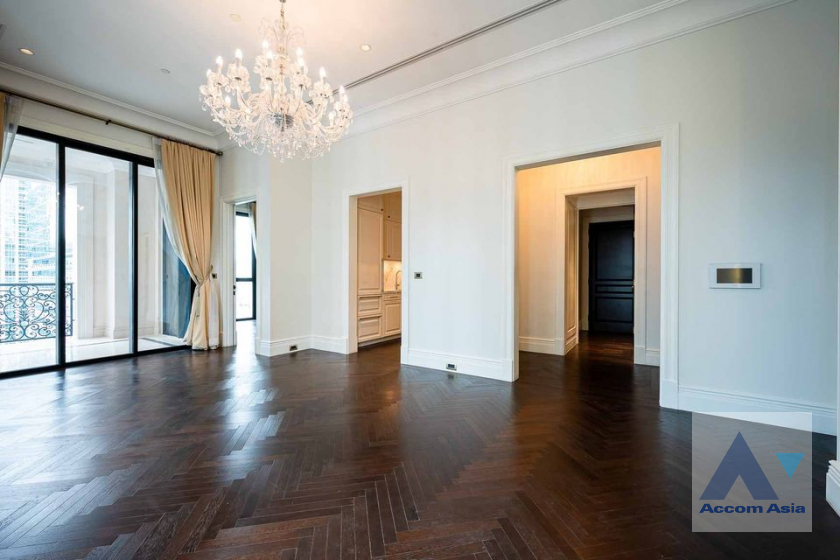 4  2 br Condominium For Sale in Ploenchit ,Bangkok BTS Ploenchit at 98 Wireless AA39128