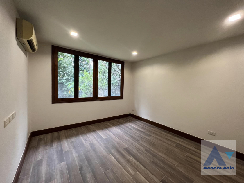 11  5 br House For Rent in Phaholyothin ,Bangkok BTS Sanam Pao AA39130