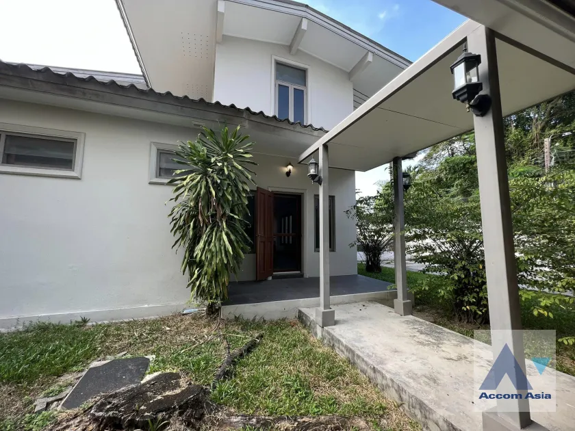 21  5 br House For Rent in Phaholyothin ,Bangkok BTS Sanam Pao AA39130
