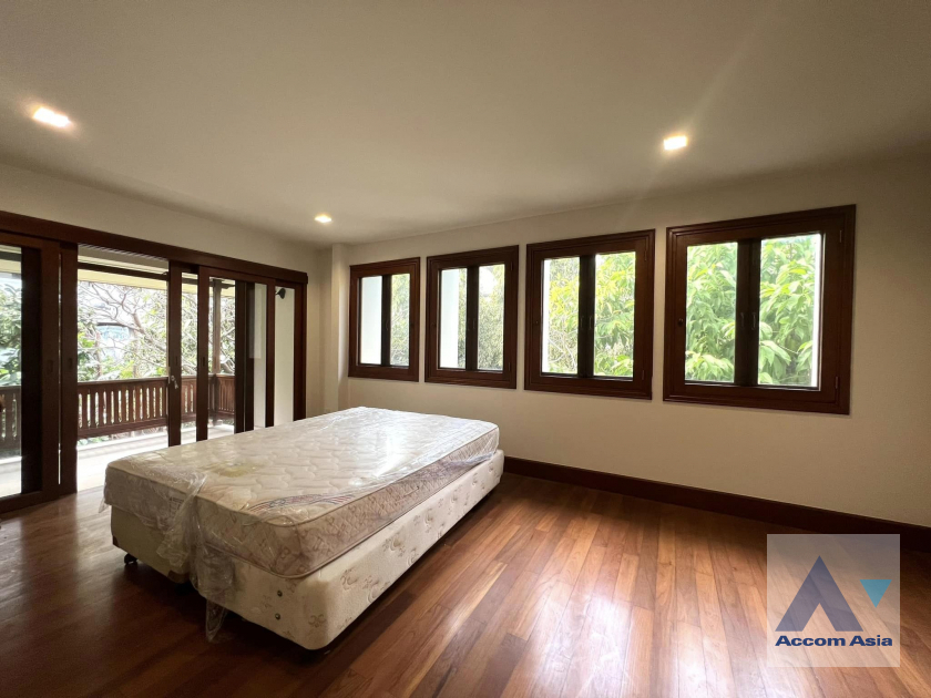 8  5 br House For Rent in Phaholyothin ,Bangkok BTS Sanam Pao AA39130