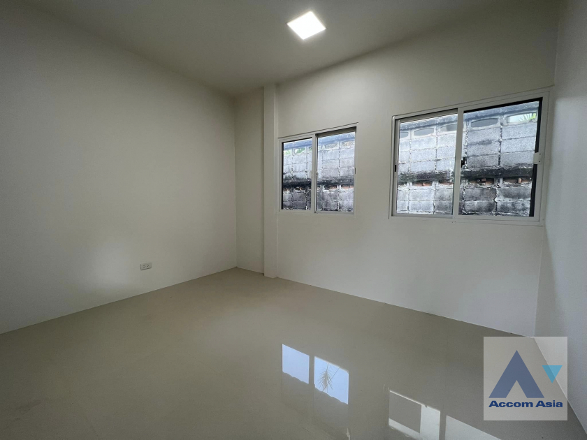 12  5 br House For Rent in Phaholyothin ,Bangkok BTS Sanam Pao AA39130