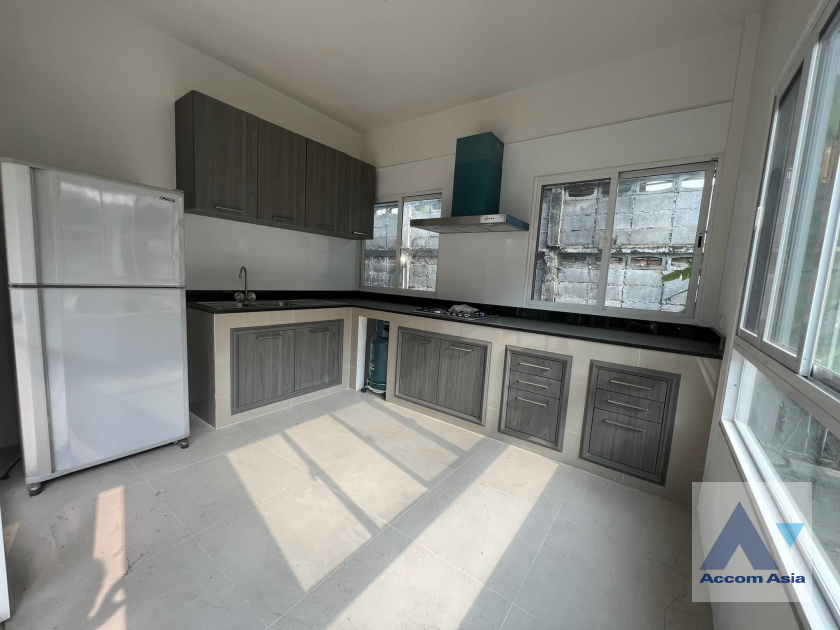 5  5 br House For Rent in Phaholyothin ,Bangkok BTS Sanam Pao AA39130