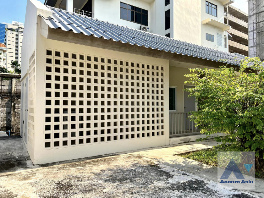 22  5 br House For Rent in Phaholyothin ,Bangkok BTS Sanam Pao AA39130