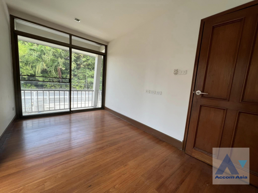 10  5 br House For Rent in Phaholyothin ,Bangkok BTS Sanam Pao AA39130