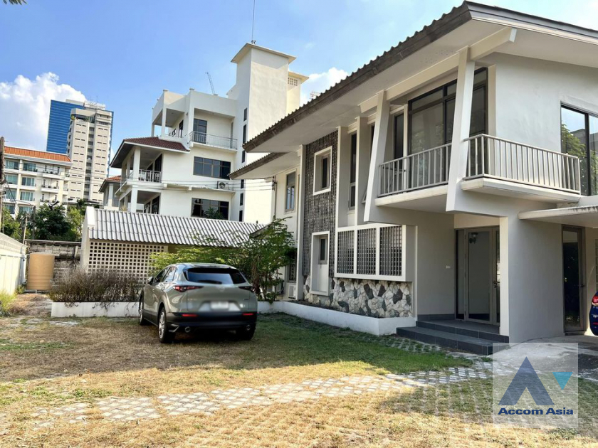  2  5 br House For Rent in Phaholyothin ,Bangkok BTS Sanam Pao AA39130