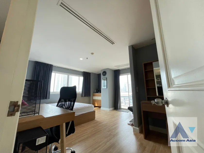 10  2 br Condominium For Sale in Ratchadaphisek ,Bangkok MRT Huai Khwang at The City Living Ratchada AA39133