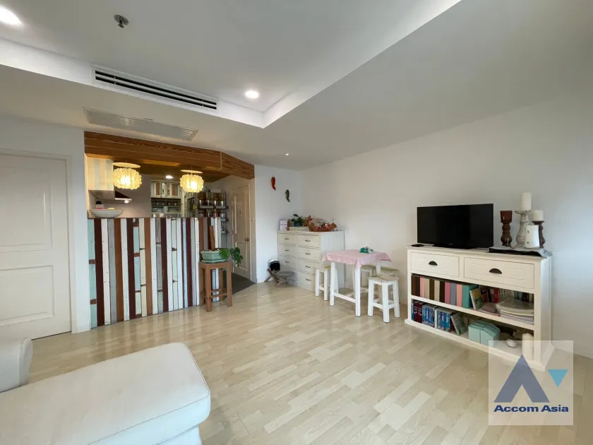 unitCorner Unit, Common Pool, Big Balcony |  2 Bedrooms  Condominium For Sale in Ratchadaphisek, Bangkok  near MRT Huai Khwang (AA39142)