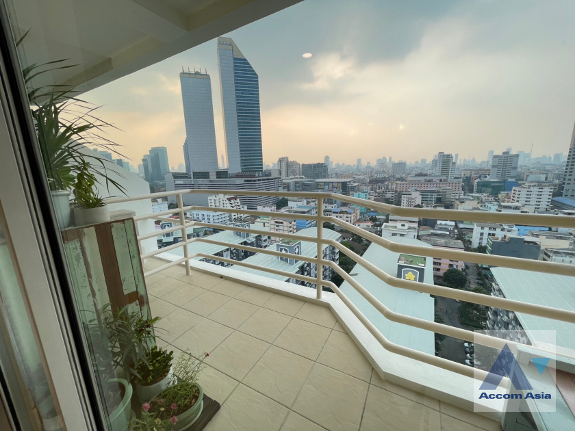 5  2 br Condominium For Sale in Ratchadaphisek ,Bangkok MRT Huai Khwang at The City Living Ratchada AA39142