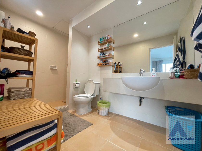 9  2 br Condominium For Sale in Ratchadaphisek ,Bangkok MRT Huai Khwang at The City Living Ratchada AA39142