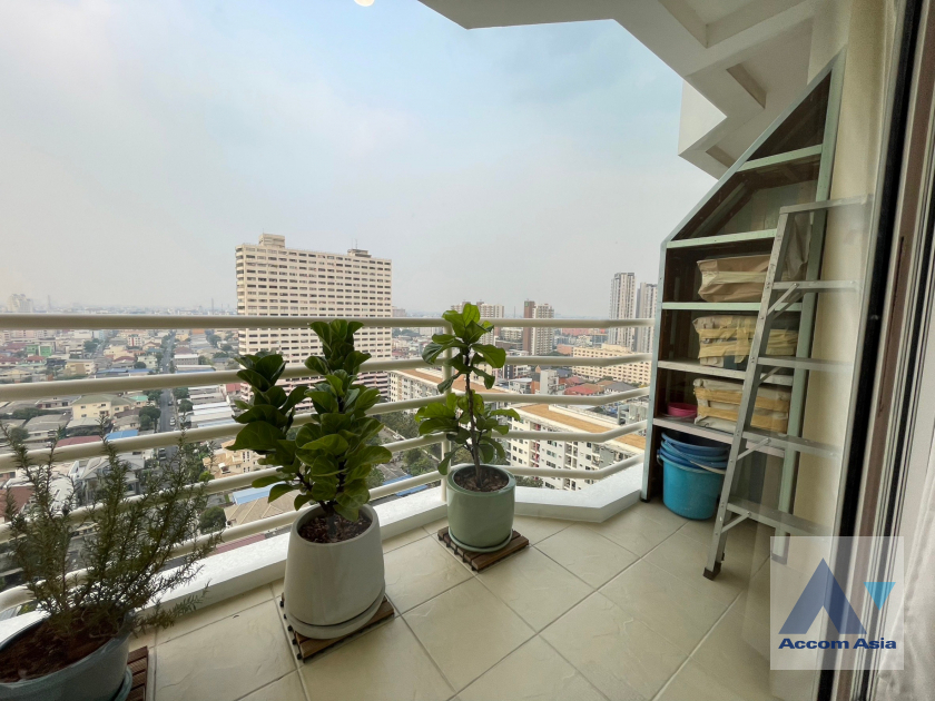16  2 br Condominium For Sale in Ratchadaphisek ,Bangkok MRT Huai Khwang at The City Living Ratchada AA39142