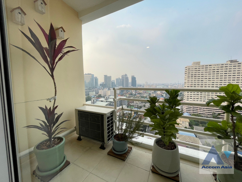 15  2 br Condominium For Sale in Ratchadaphisek ,Bangkok MRT Huai Khwang at The City Living Ratchada AA39142