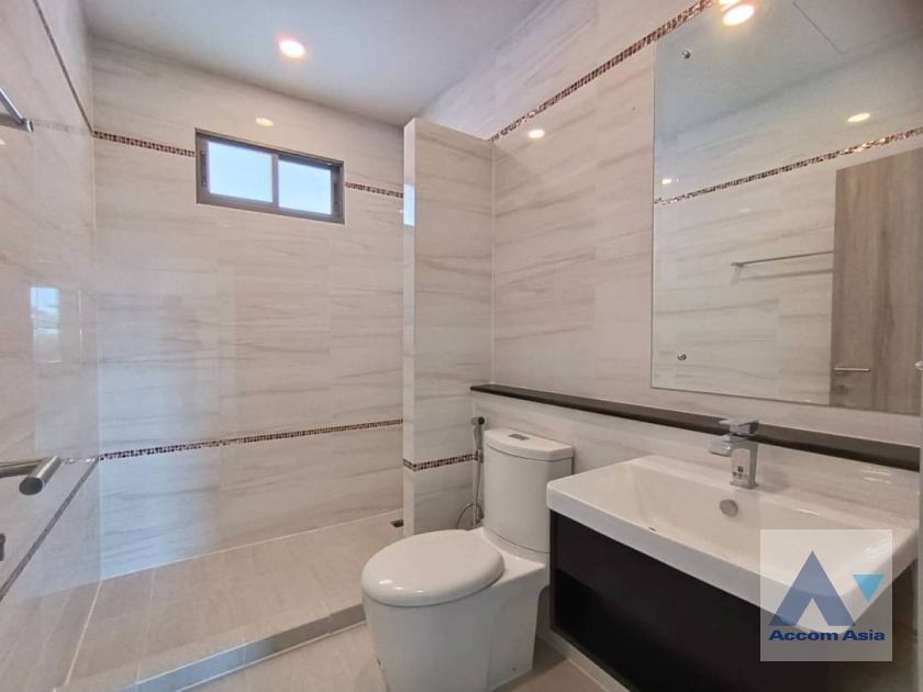 17  4 br House For Sale in Latkrabang ,Bangkok ARL Ban Thap Chang at House AA39143