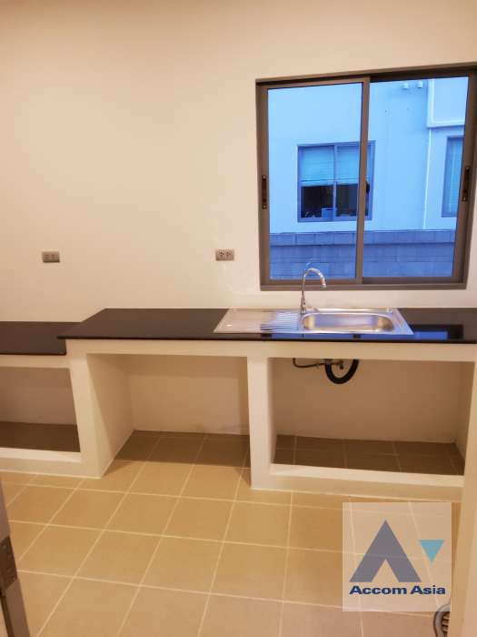 5  4 br House For Sale in Latkrabang ,Bangkok ARL Ban Thap Chang at House AA39143