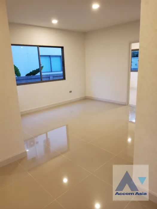 6  4 br House For Sale in Latkrabang ,Bangkok ARL Ban Thap Chang at House AA39143
