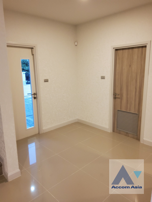 8  4 br House For Sale in Latkrabang ,Bangkok ARL Ban Thap Chang at House AA39143