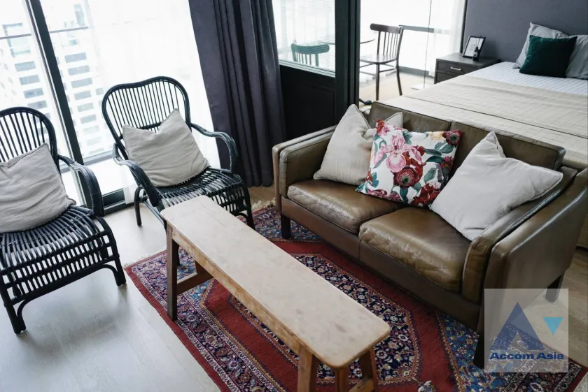 unit 1 Bedroom  Condominium For Rent in Silom, Bangkok  near BTS Chong Nonsi (AA39146)