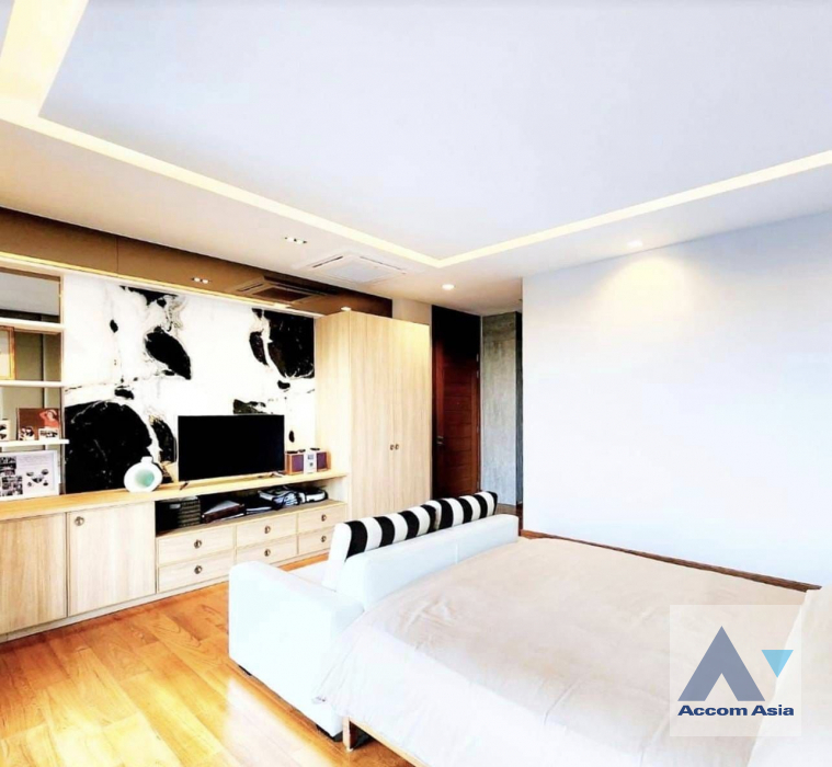 9  6 br House For Sale in Sukhumvit ,Bangkok BTS Phra khanong AA39152