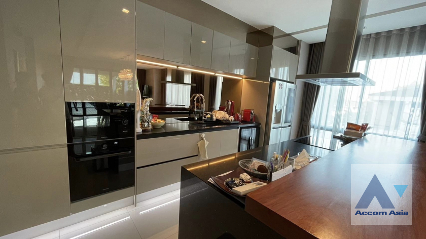 7  6 br House For Sale in Sukhumvit ,Bangkok BTS Phra khanong AA39152