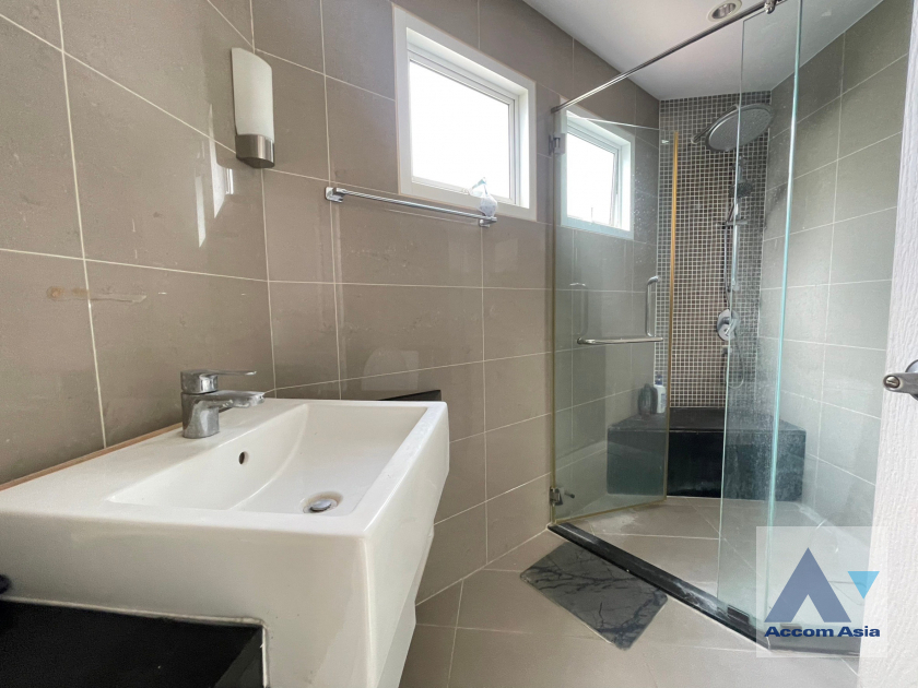 4  2 br Condominium For Sale in Ratchadaphisek ,Bangkok MRT Rama 9 at Supalai Wellington AA39156