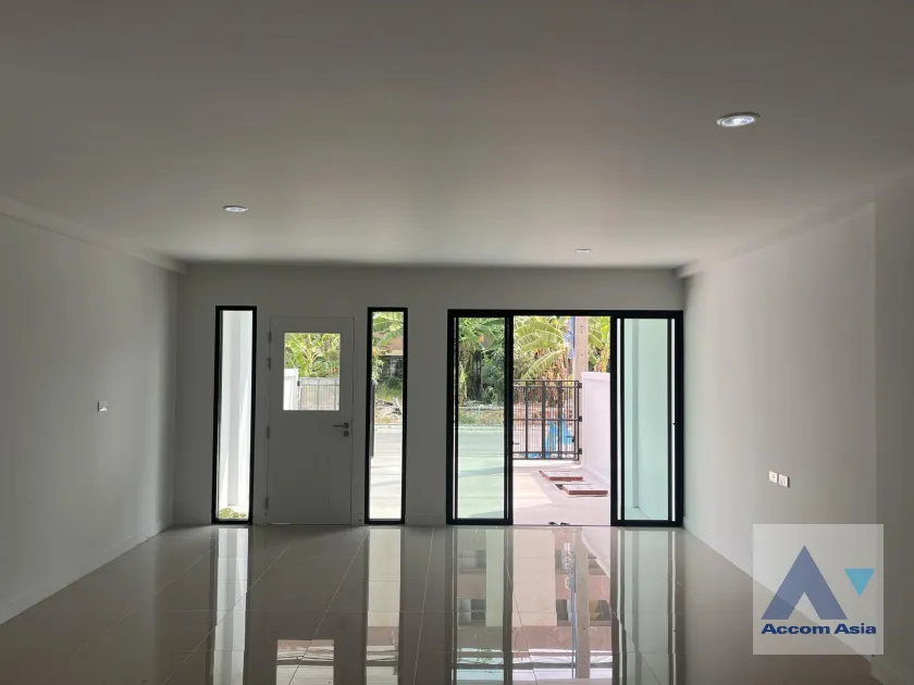  1  3 br Townhouse for rent and sale in Bang Na ,Bangkok BTS Bearing at Deco Home Office AA39173