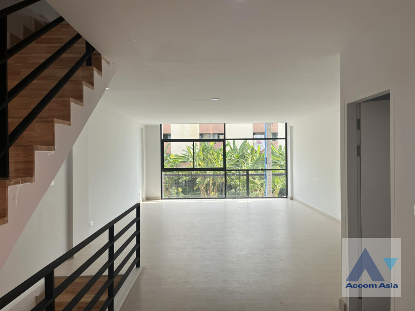 5  3 br Townhouse for rent and sale in Bang Na ,Bangkok BTS Bearing at Deco Home Office AA39173