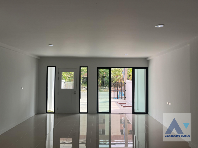  1  3 br Townhouse for rent and sale in Bang Na ,Bangkok BTS Bearing at Deco Home Office AA39174