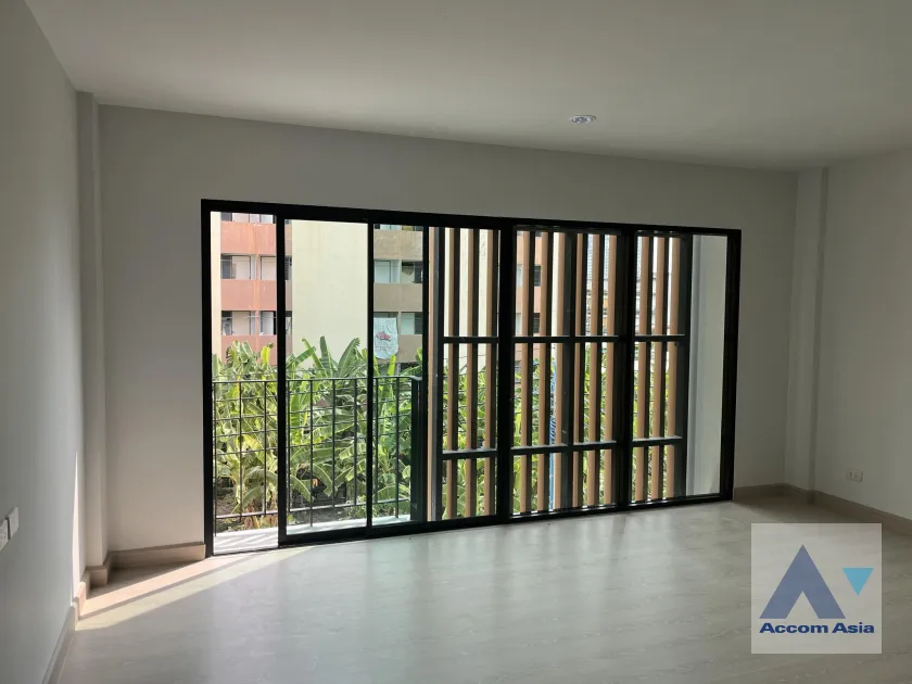  1  3 br Townhouse for rent and sale in Bang Na ,Bangkok BTS Bearing at Deco Home Office AA39174