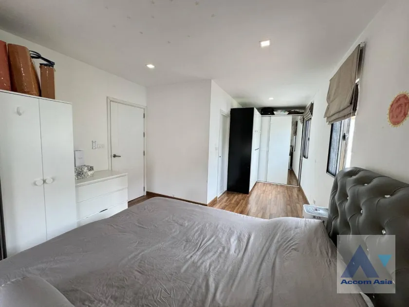 unitCommon Pool, Pet friendly |  3 Bedrooms  House For Sale in Pattanakarn, Bangkok  (AA39184)