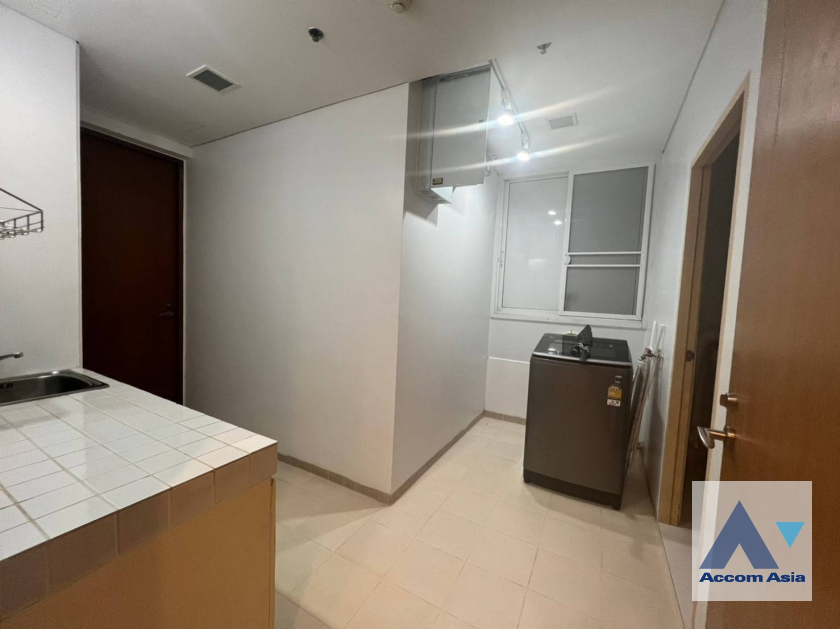 6  4 br Condominium For Rent in Silom ,Bangkok MRT Silom - BTS Sala Daeng at Royal Saladaeng AA39190