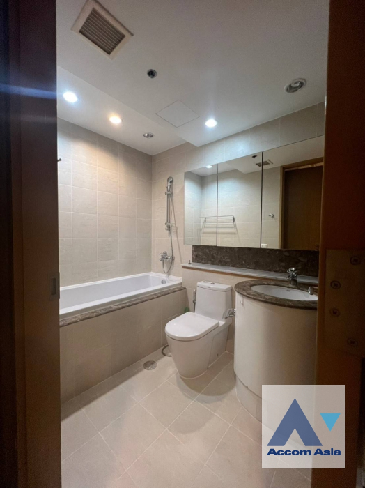 9  4 br Condominium For Rent in Silom ,Bangkok MRT Silom - BTS Sala Daeng at Royal Saladaeng AA39190