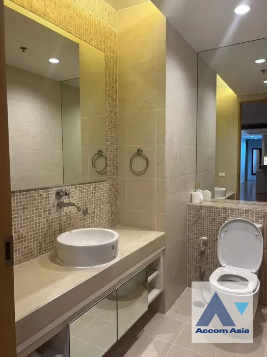 10  4 br Condominium For Rent in Silom ,Bangkok MRT Silom - BTS Sala Daeng at Royal Saladaeng AA39190