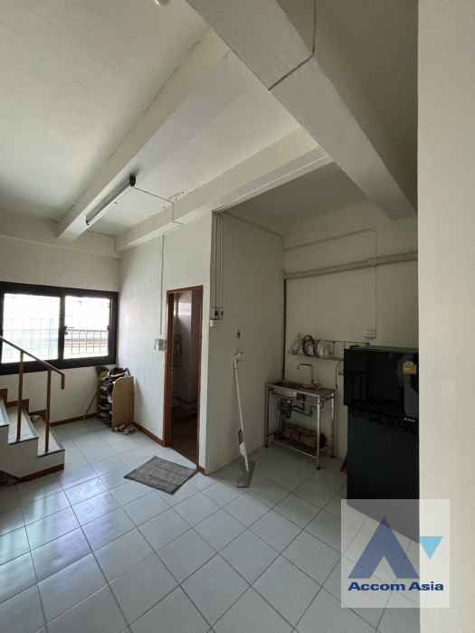 5  6 br Building For Rent in Sukhumvit ,Bangkok BTS Thong Lo AA39192