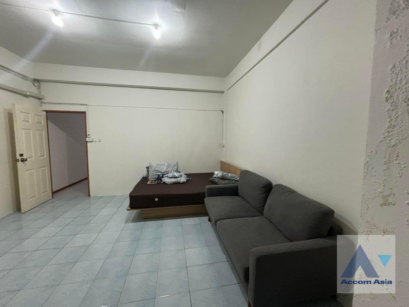  1  6 br Building For Rent in Sukhumvit ,Bangkok BTS Thong Lo AA39192